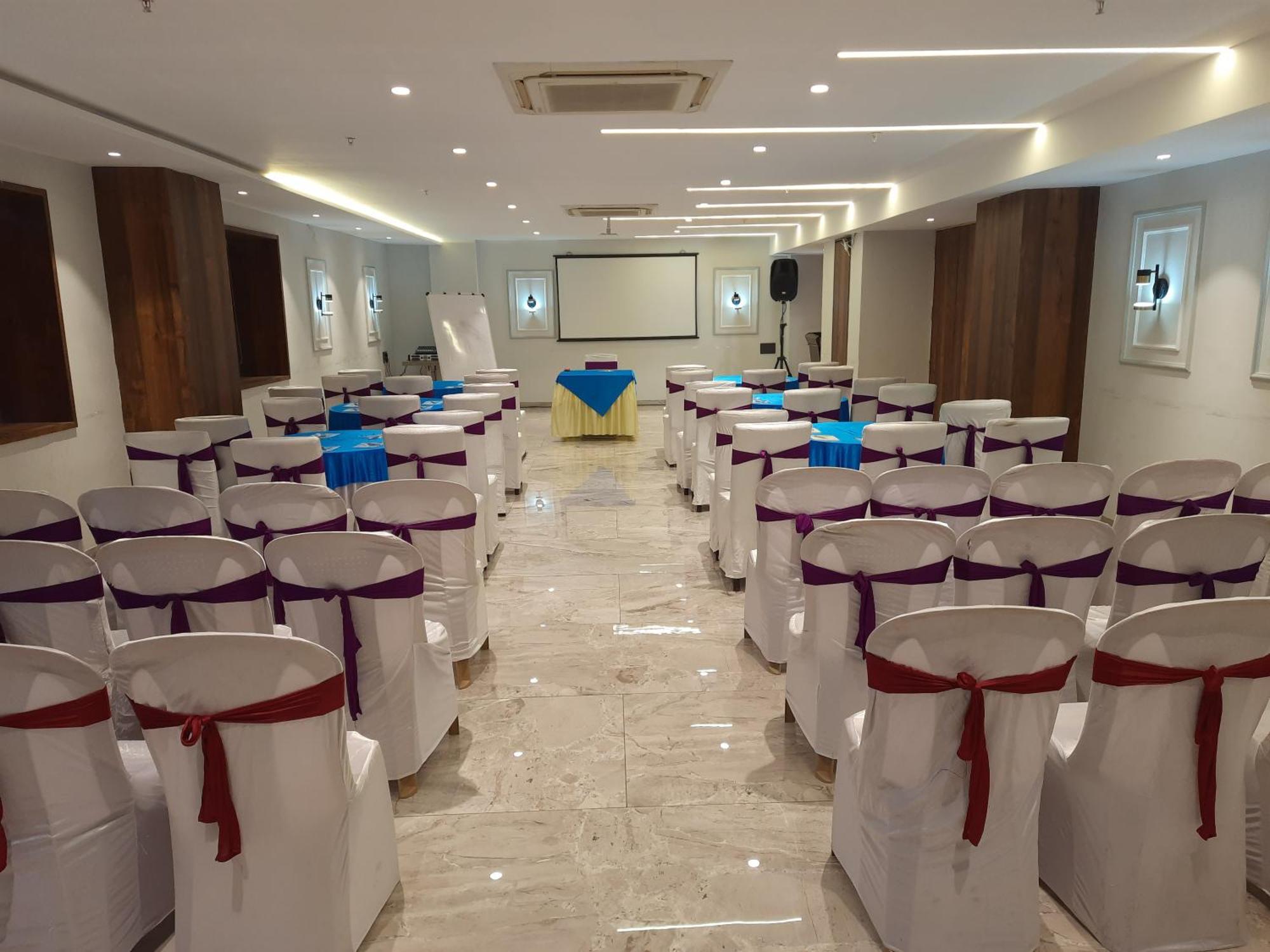Hotel Lxia Hinjewadi - Indian Nationals Only Pimpri-Chinchwad Екстер'єр фото