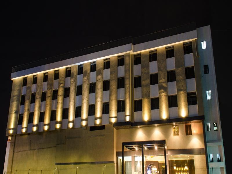 Hotel Lxia Hinjewadi - Indian Nationals Only Pimpri-Chinchwad Екстер'єр фото