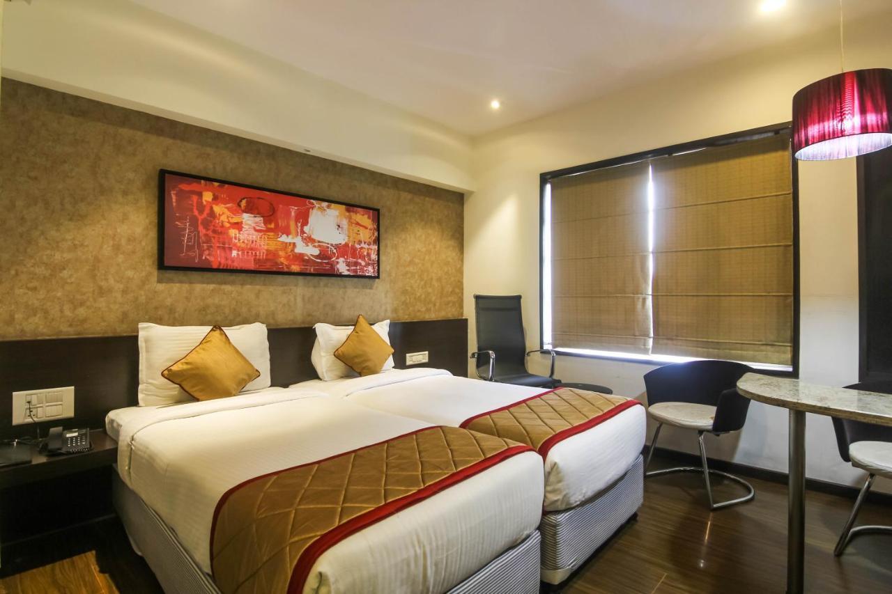Hotel Lxia Hinjewadi - Indian Nationals Only Pimpri-Chinchwad Екстер'єр фото