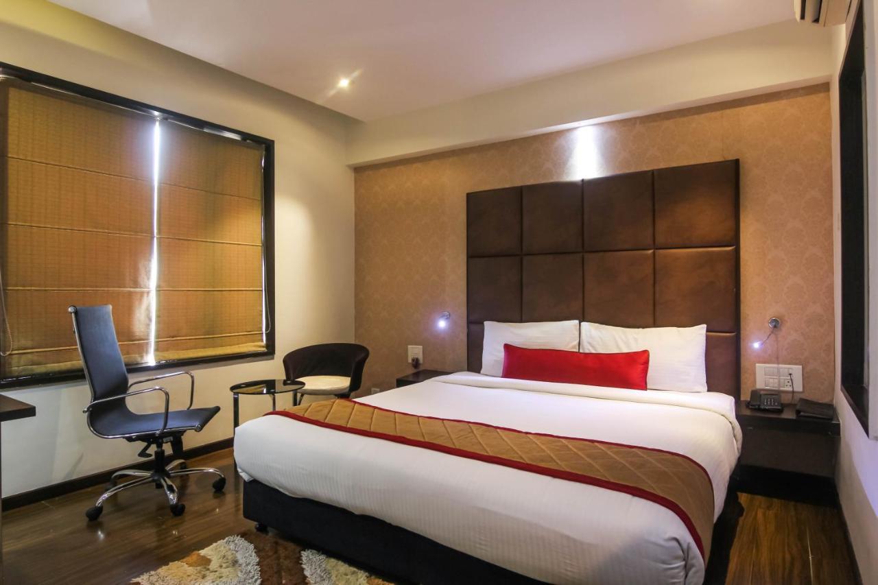 Hotel Lxia Hinjewadi - Indian Nationals Only Pimpri-Chinchwad Екстер'єр фото