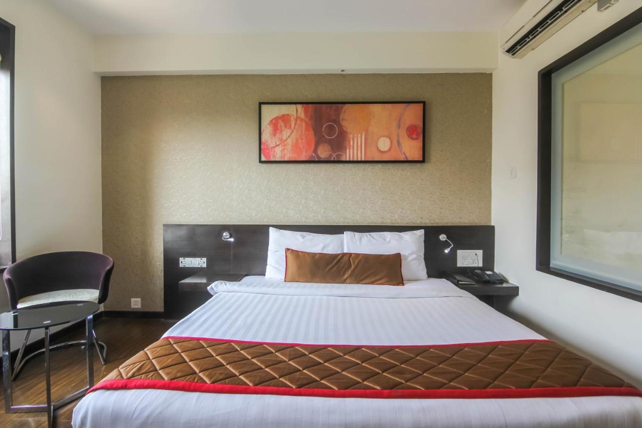 Hotel Lxia Hinjewadi - Indian Nationals Only Pimpri-Chinchwad Екстер'єр фото