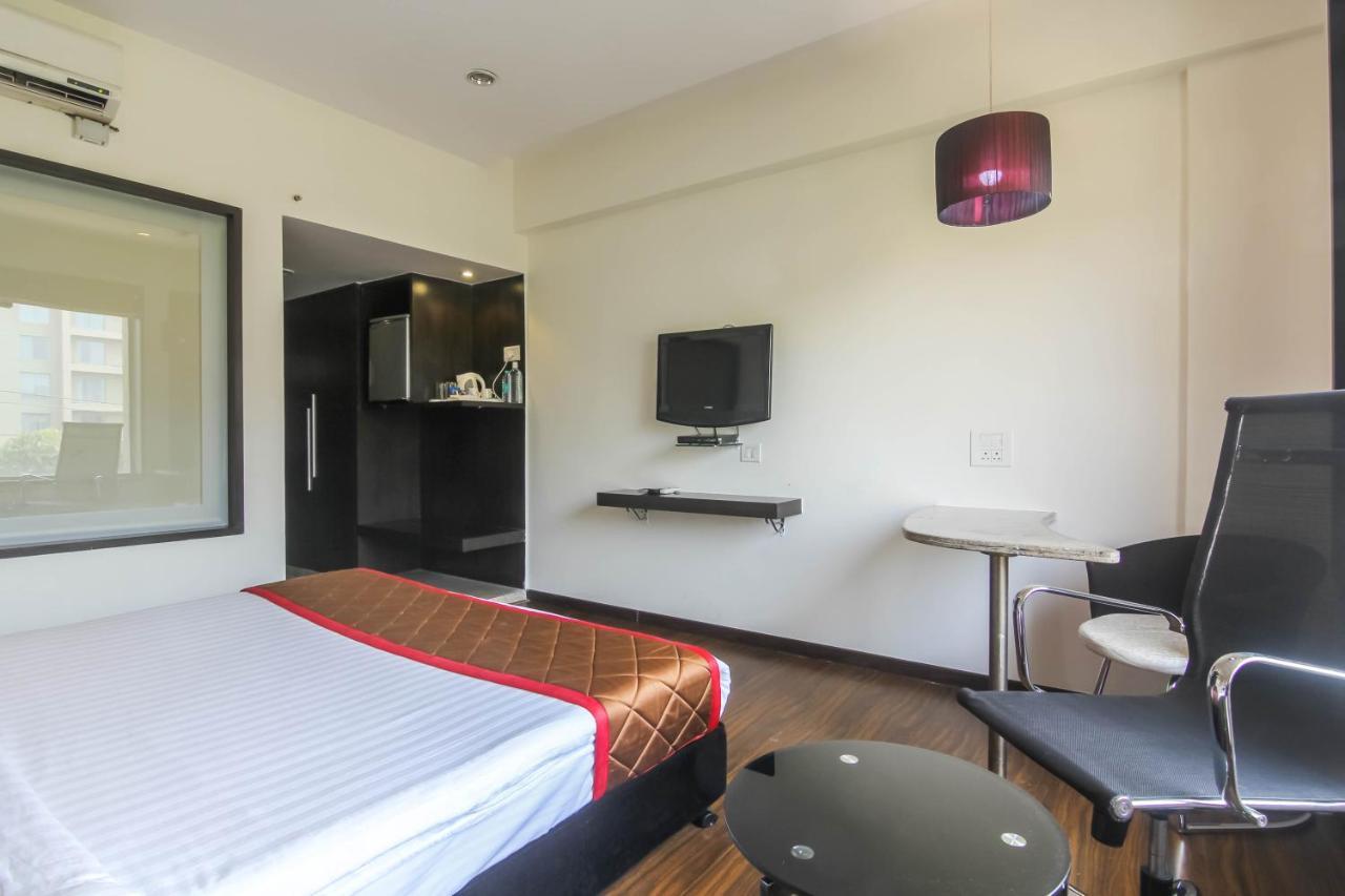 Hotel Lxia Hinjewadi - Indian Nationals Only Pimpri-Chinchwad Екстер'єр фото