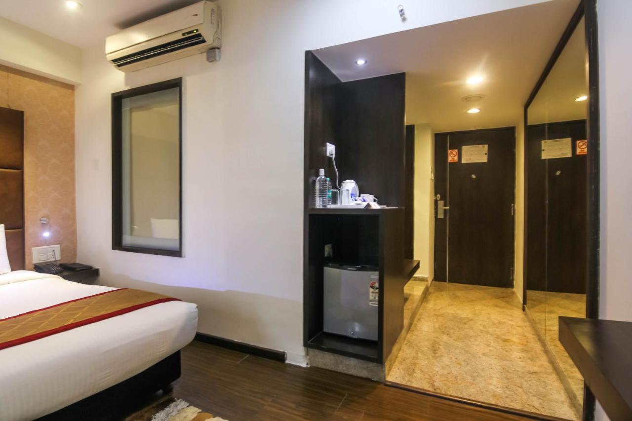 Hotel Lxia Hinjewadi - Indian Nationals Only Pimpri-Chinchwad Екстер'єр фото