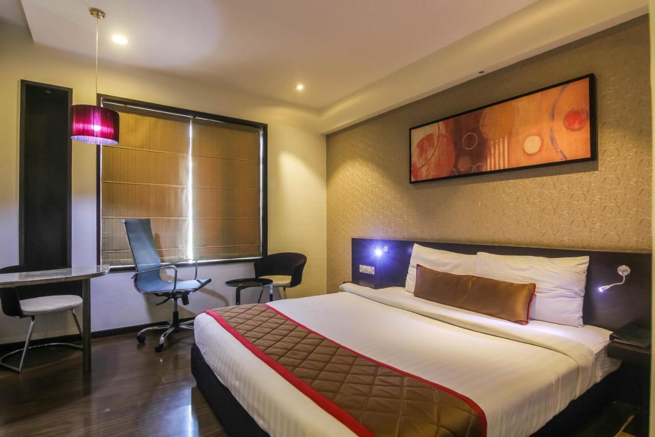 Hotel Lxia Hinjewadi - Indian Nationals Only Pimpri-Chinchwad Екстер'єр фото