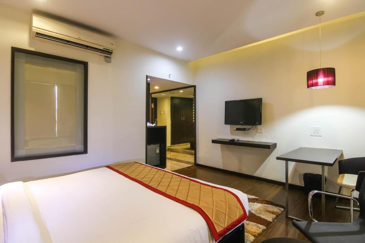 Hotel Lxia Hinjewadi - Indian Nationals Only Pimpri-Chinchwad Екстер'єр фото